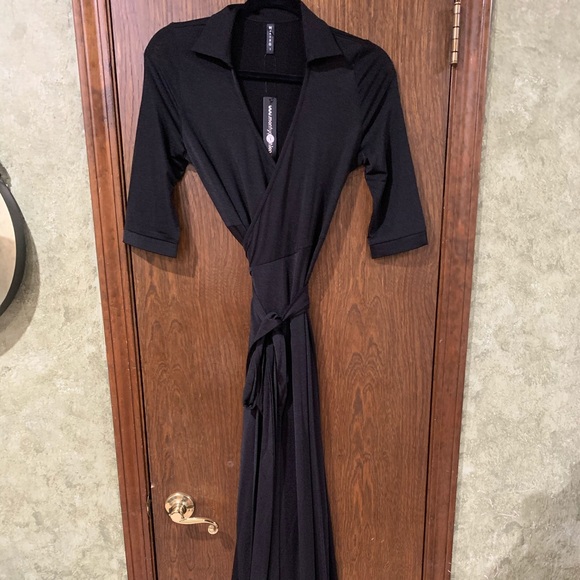 A beautifully Maxy black dress - Picture 3 of 6